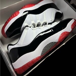 Jordan low 11 concord White university, red-black
